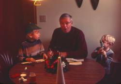 1976-12-Hildebrand-Christmas-0.jpg